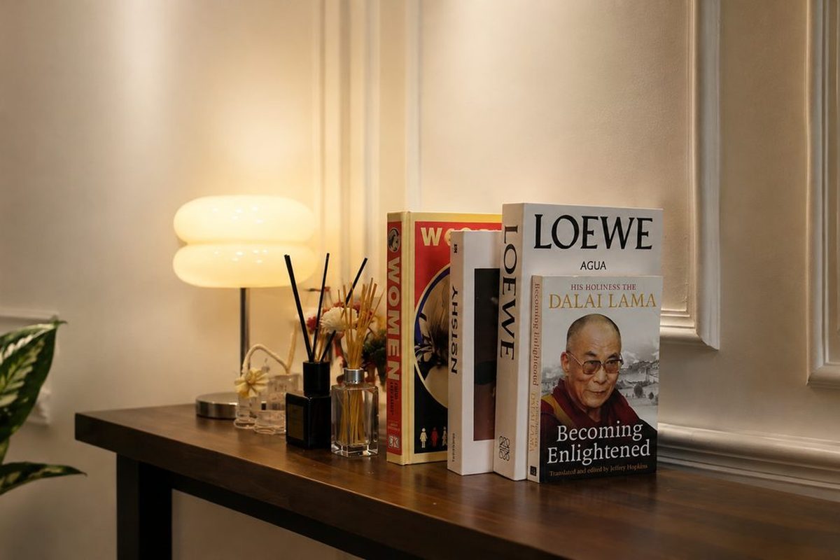 Reading table in the waiting area